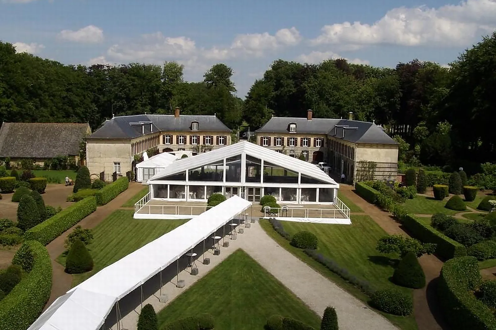 Tente et Chapiteau, TENTES ET CHAPITEAUX - PÉRIGNY (CHARENTE-MARITIME) : AU TIVOLI ROCHELAIS