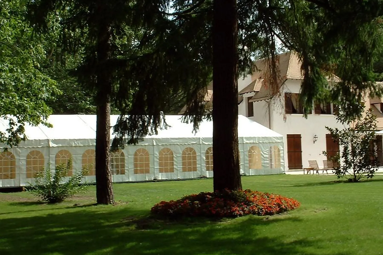 Tente et Chapiteau, TENTES ET CHAPITEAUX - ROMORANTIN-LANTHENAY (LOIR-ET-CHER) : GARDEN PARTY