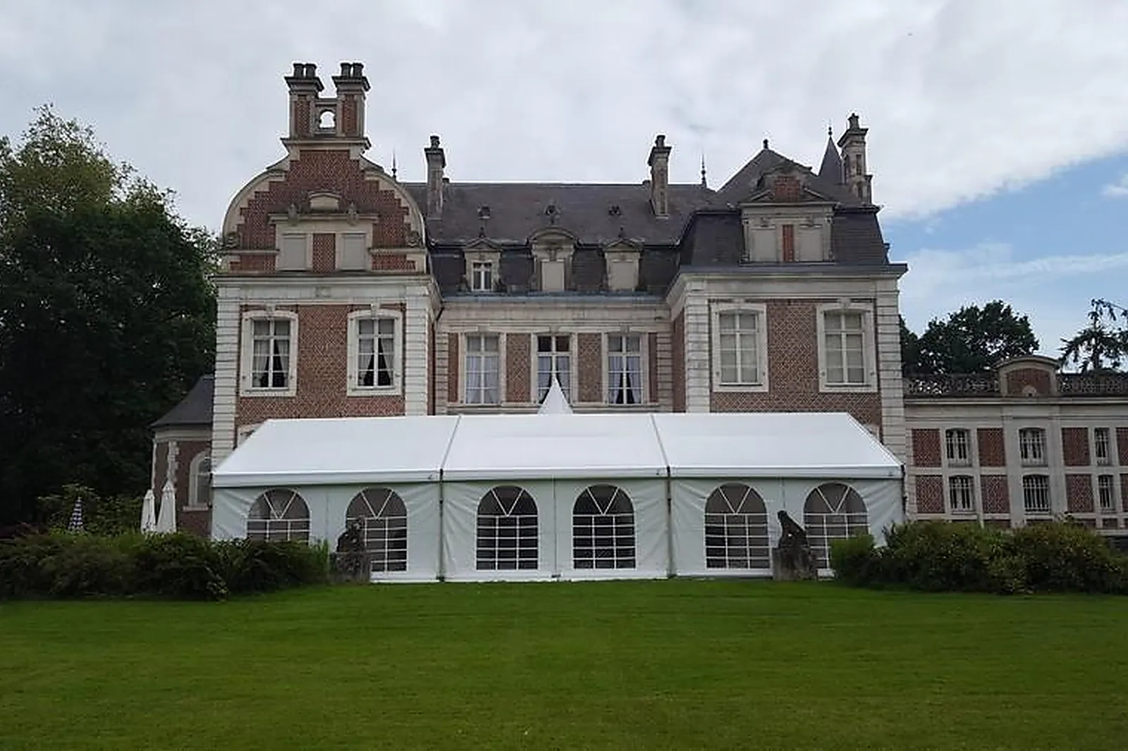 Tente et Chapiteau, TENTES ET CHAPITEAUX - ROQUETOIRE (PAS-DE-CALAIS) : CHAPITEAUX LOURDEL