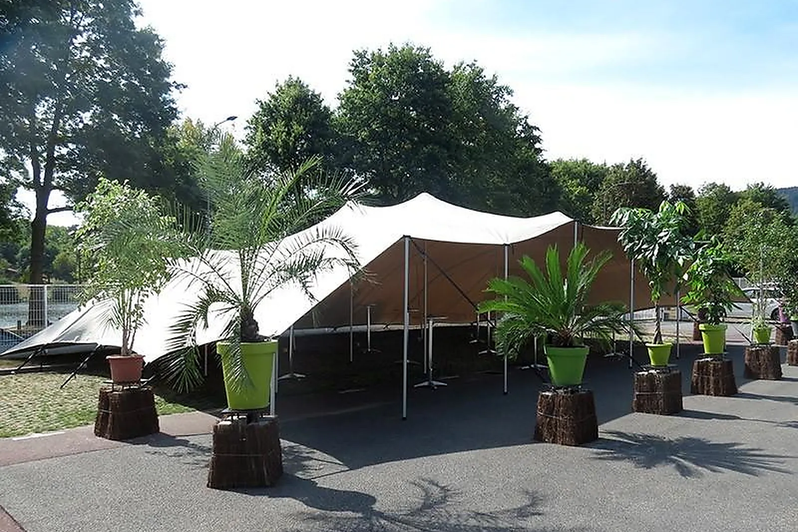 Tente et Chapiteau, TENTES ET CHAPITEAUX - SAINTE FEYRE (CREUSE) : CHAPITEAUX TIXIER