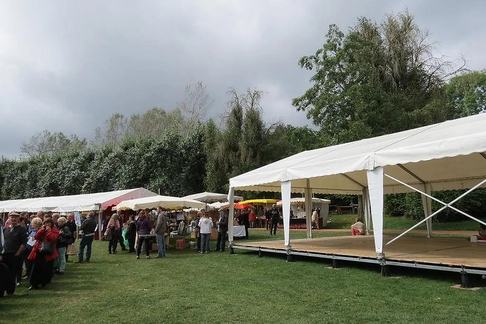 Tente et Chapiteau, TENTES ET CHAPITEAUX - SAINTE FEYRE (CREUSE) : CHAPITEAUX TIXIER