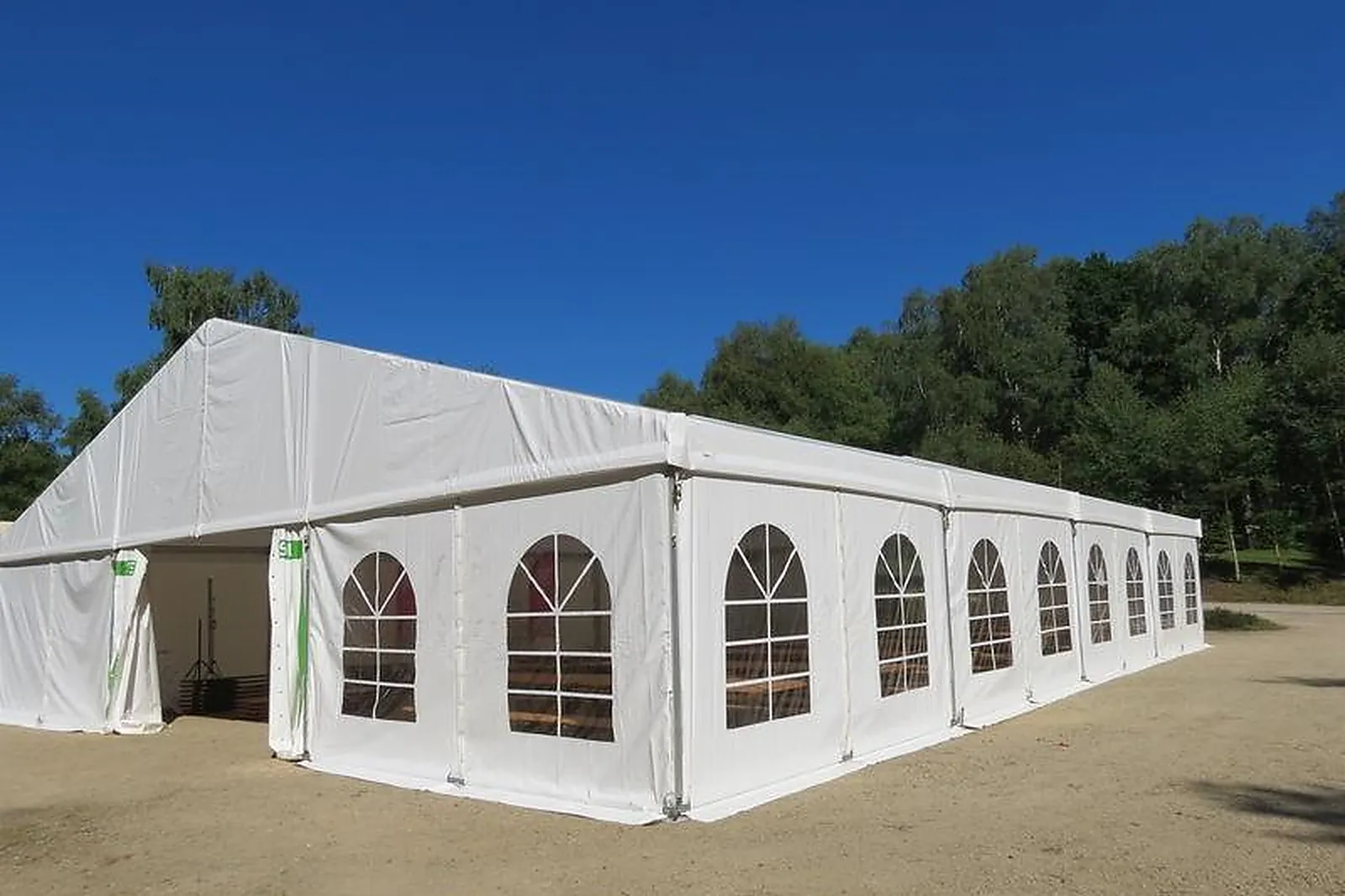 Tente et Chapiteau, TENTES ET CHAPITEAUX - SAINTE FEYRE (CREUSE) : CHAPITEAUX TIXIER