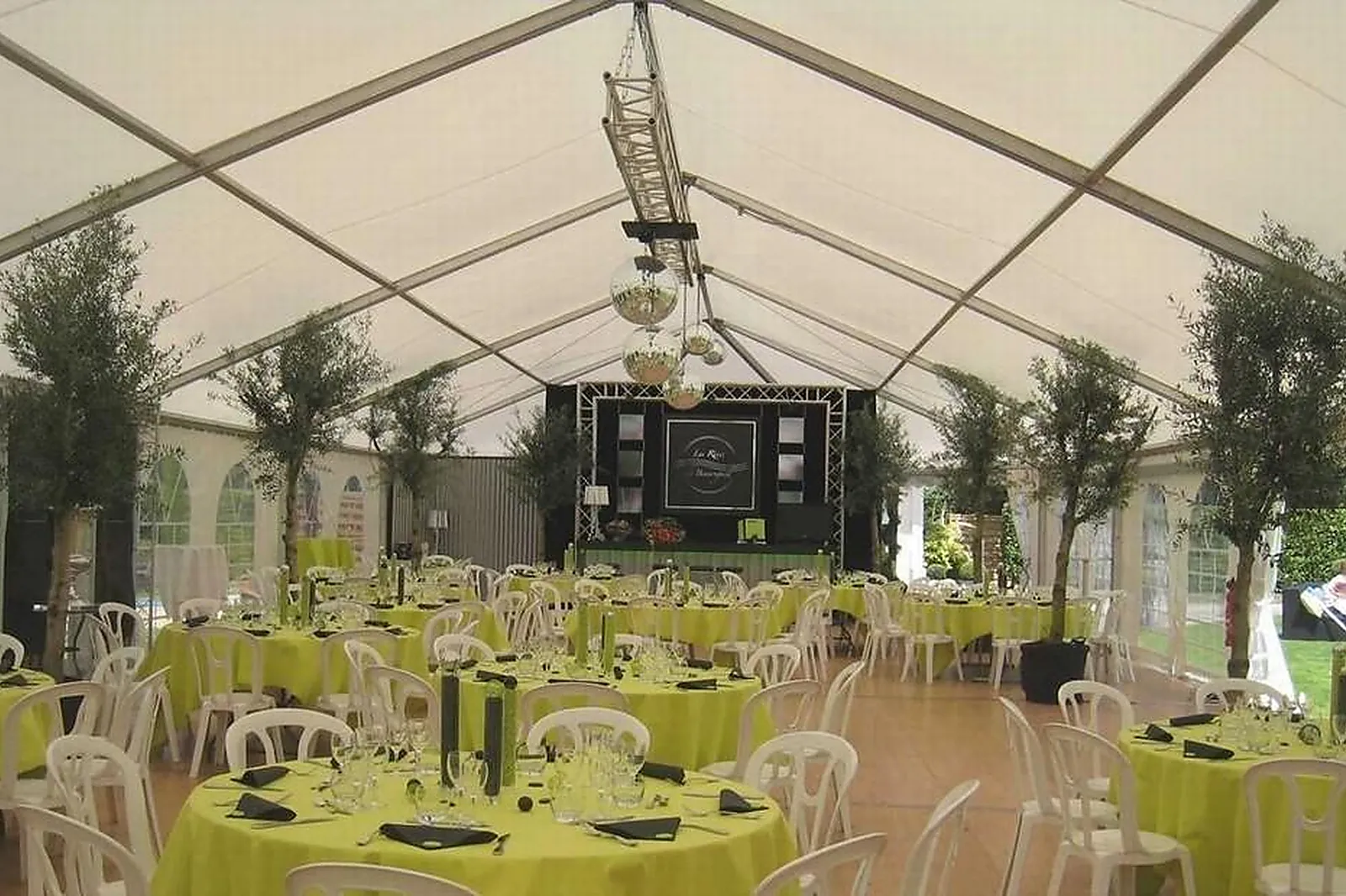 Tente et Chapiteau, TENTES ET CHAPITEAUX - SAINT-GEOIRE-EN-VALDAINE (ISÈRE) : VALDAINE CHAPITEAUX