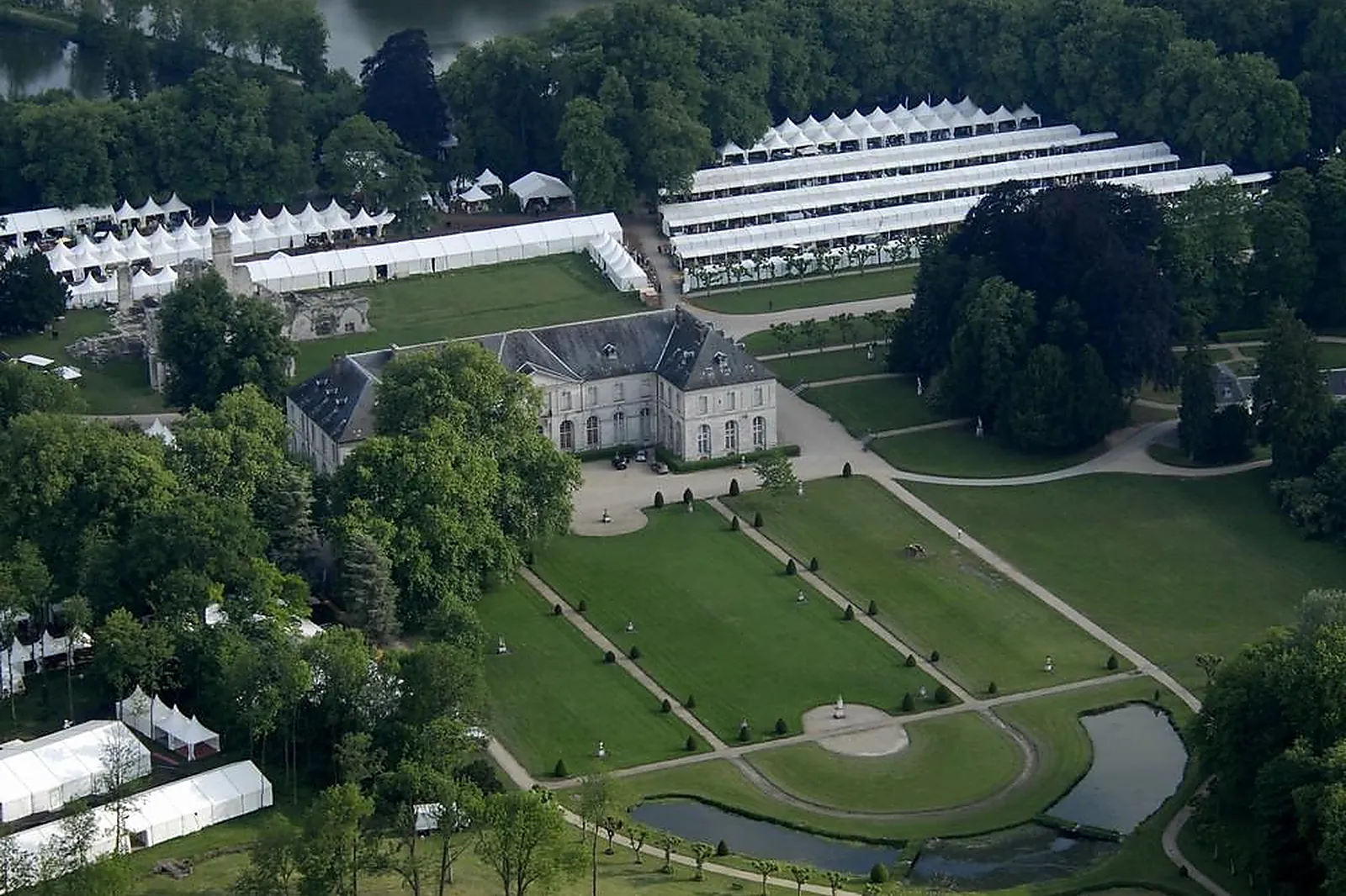 Tente et Chapiteau, TENTES ET CHAPITEAUX - WATTRELOS (NORD) : COLLET CHAPITEAUX