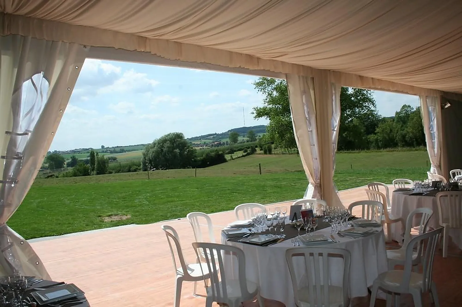 Tente et Chapiteau, TENTES ET CHAPITEAUX - WATTRELOS (NORD) : COLLET CHAPITEAUX