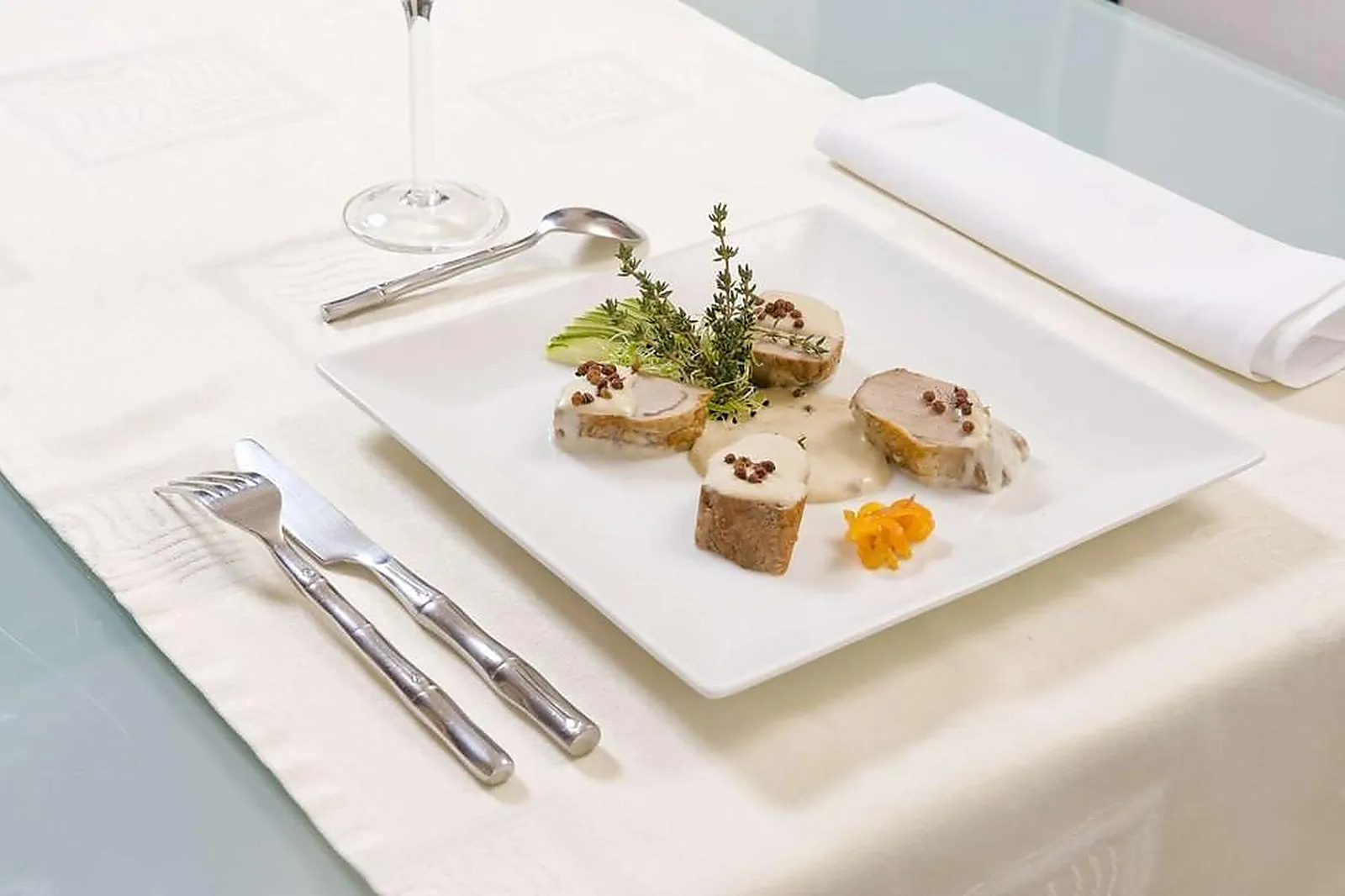 Nord-Pas-de-Calais-Picardie, TRAITEURS - AMIENS (SOMME) : GOURMET RÉCEPTION