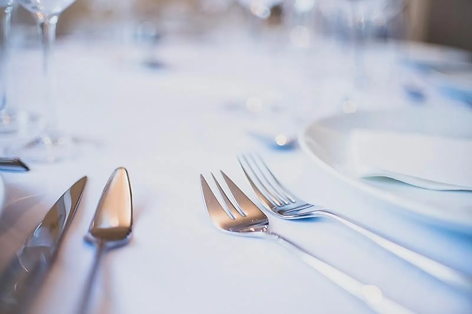 Nord-Pas-de-Calais-Picardie, TRAITEURS - AMIENS (SOMME) : LE PETIT POUCET