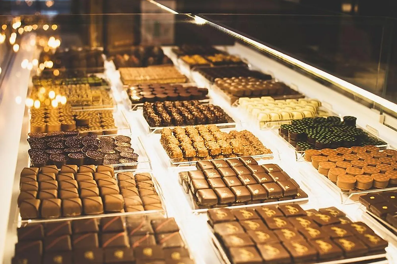 Nord-Pas-de-Calais-Picardie, TRAITEURS - AMIENS (SOMME) : LE PETIT POUCET