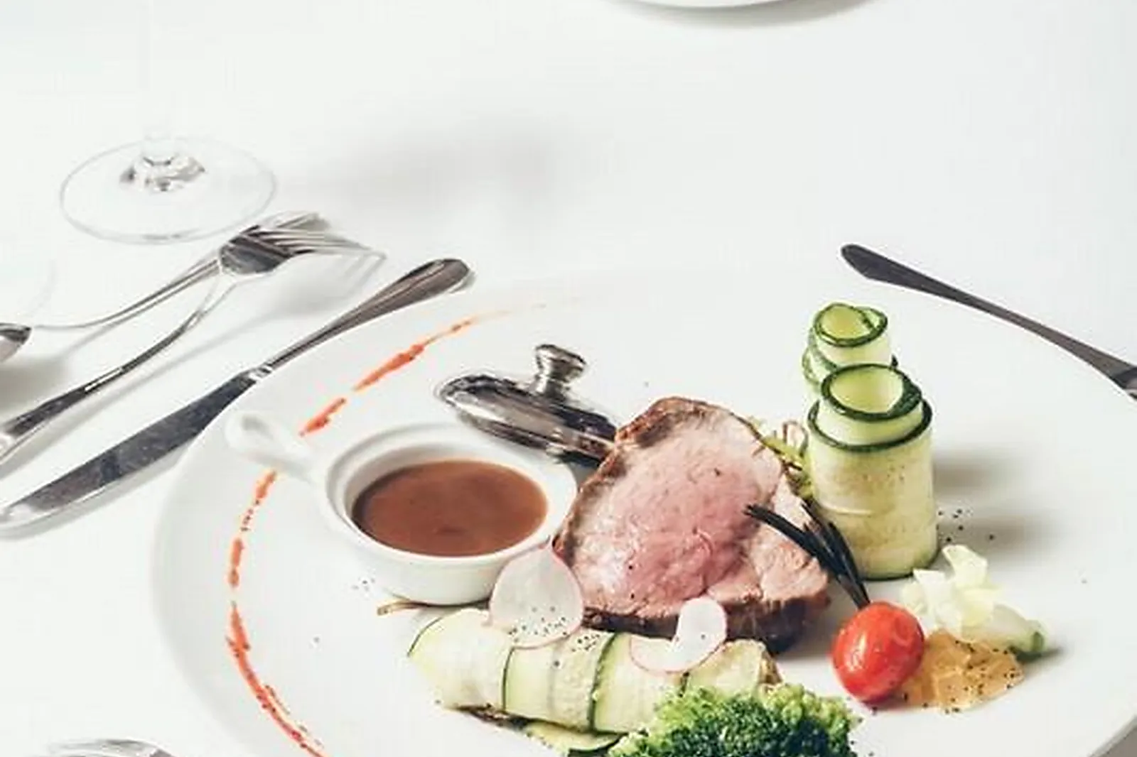 Aquitaine-Limousin-Poitou-Charentes, TRAITEURS - ANGLET (PYRÉNÉES-ATLANTIQUES) : MAISON PLUMAUZILLE