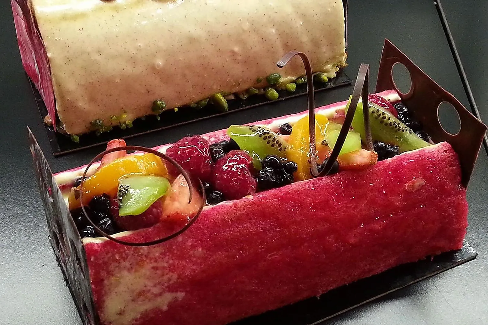 Aquitaine-Limousin-Poitou-Charentes, TRAITEURS - ARTHEZ-DE-BEARN (PYRÉNÉES-ATLANTIQUES) : BERTRAND BROUSSÉ