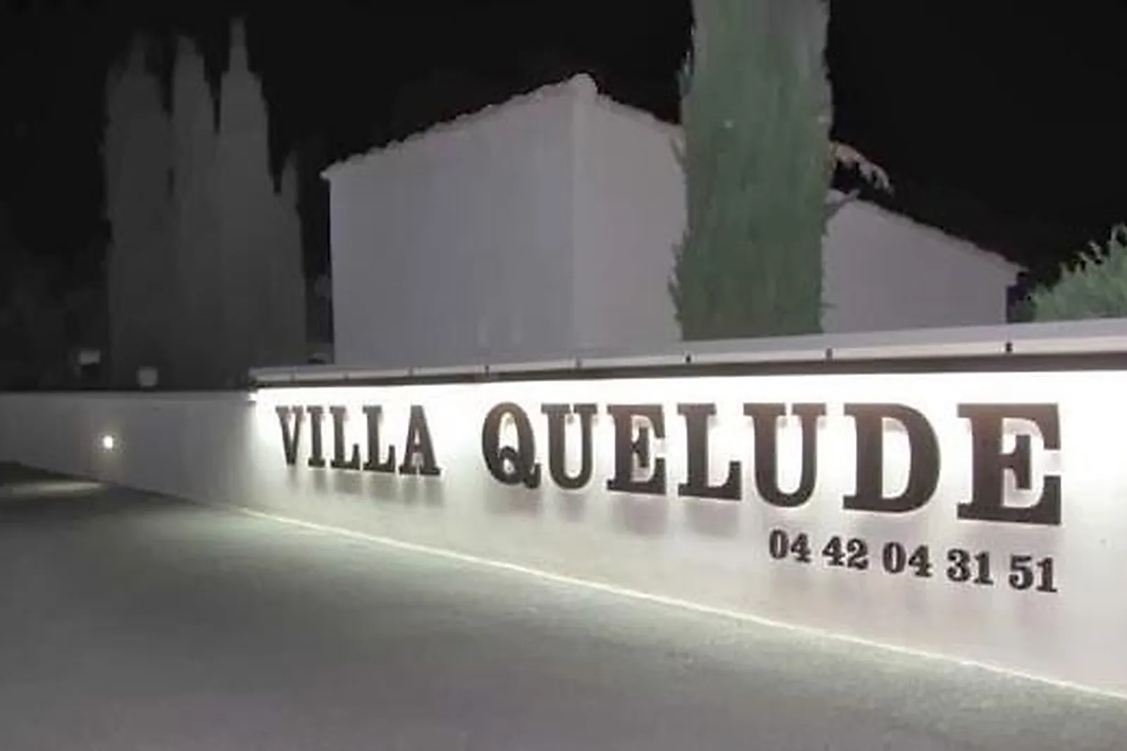 Provence-Alpes-Côte d'Azur, TRAITEURS - AURIOL (BOUCHES-DU-RHÔNE) : VILLA QUELUDE