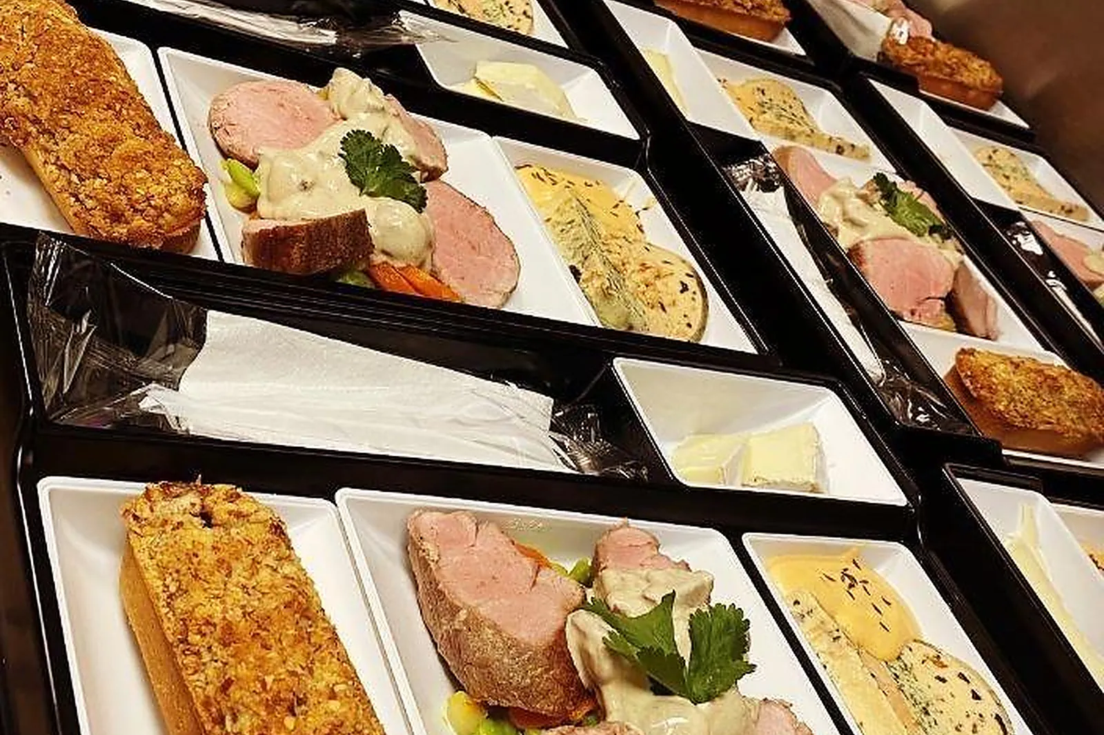 Auvergne-Rhône-Alpes, TRAITEURS - BEAUMONT (PUY-DE-DÔME) : DÉLIC À DOM