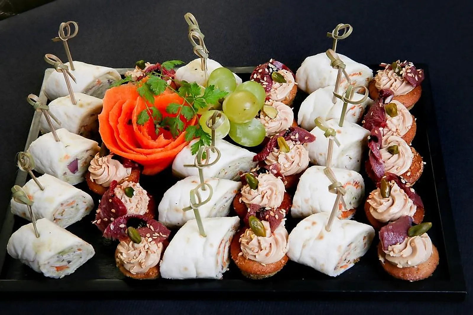 Aquitaine-Limousin-Poitou-Charentes, TRAITEURS - BESSINES (DEUX-SÈVRES) : CHOLLET TRAITEUR