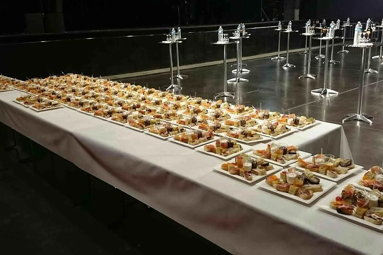 Aquitaine-Limousin-Poitou-Charentes, TRAITEURS - BLANQUEFORT (GIRONDE) : YSIS TRAITEUR