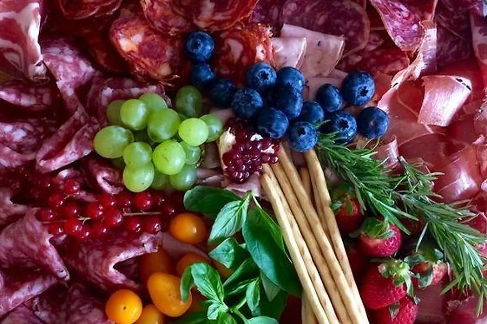 Aquitaine-Limousin-Poitou-Charentes, TRAITEURS - BORDEAUX (GIRONDE) : ROSE ET VIOLETTE