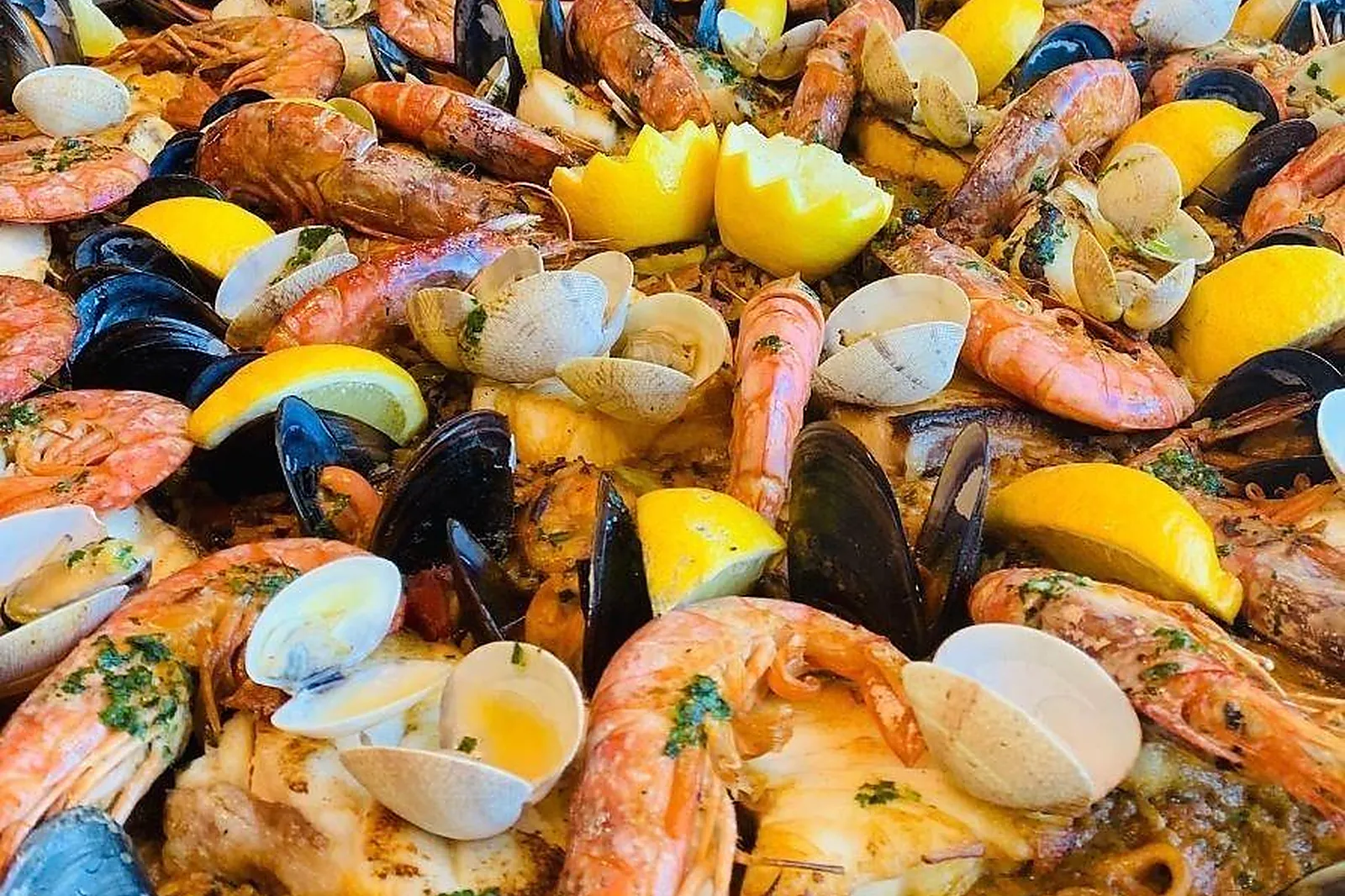 Languedoc-Roussillon-Midi-Pyrénées, TRAITEURS - CABESTANY (PYRÉNÉES-ORIENTALES) : BONIFACE COQUILLAGES