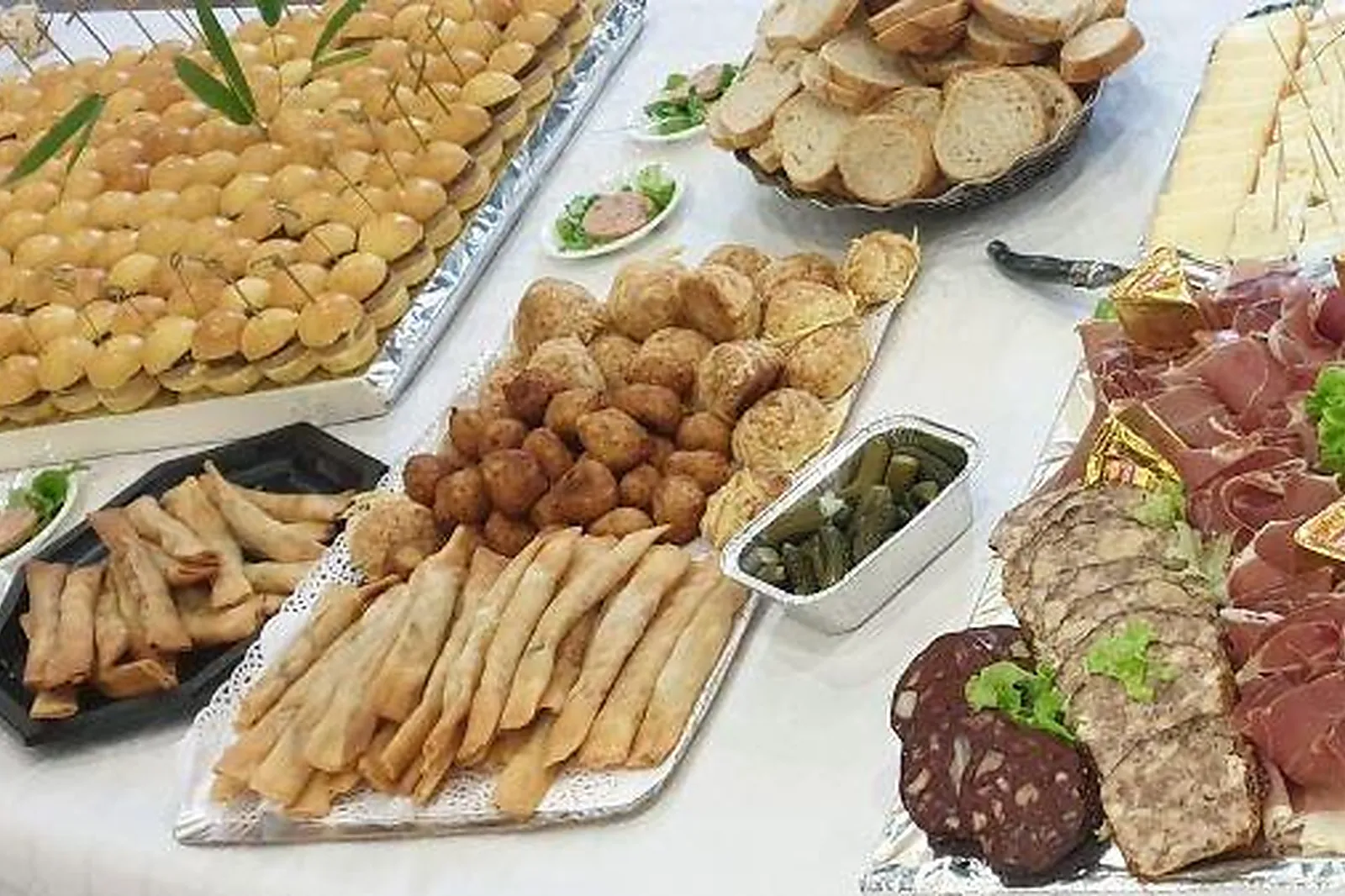 Languedoc-Roussillon-Midi-Pyrénées, TRAITEURS - CAHORS (LOT) : PÉGOURIÉ ET FILS (STÉ)