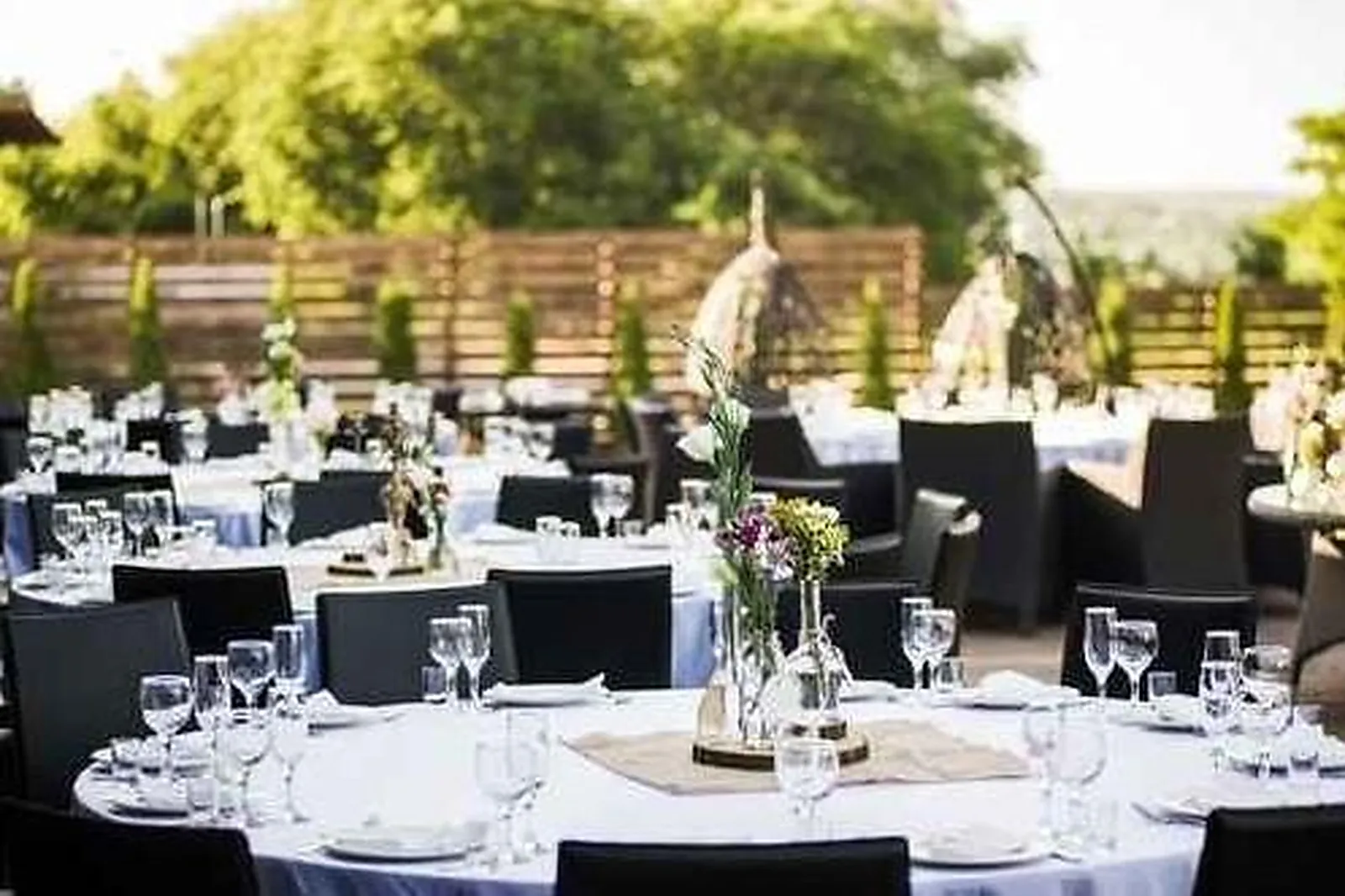 Languedoc-Roussillon-Midi-Pyrénées, TRAITEURS - CASTRIES (HÉRAULT) : AMIS TRAITEUR