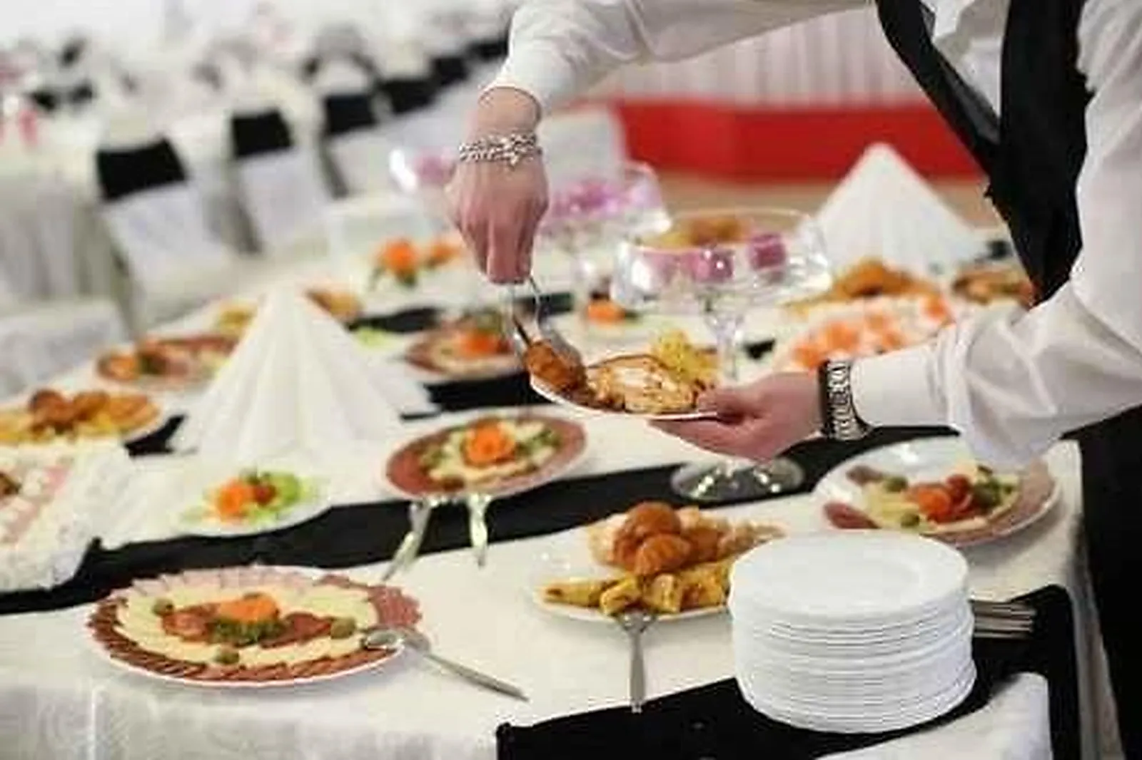 Languedoc-Roussillon-Midi-Pyrénées, TRAITEURS - CASTRIES (HÉRAULT) : AMIS TRAITEUR