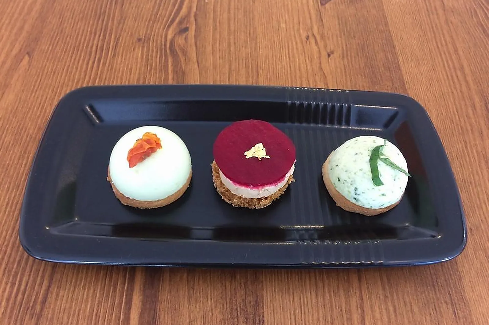 Auvergne-Rhône-Alpes, TRAITEURS - CHABEUIL (DRÔME) : ESQUISSE PATISSERIE TRAITEUR