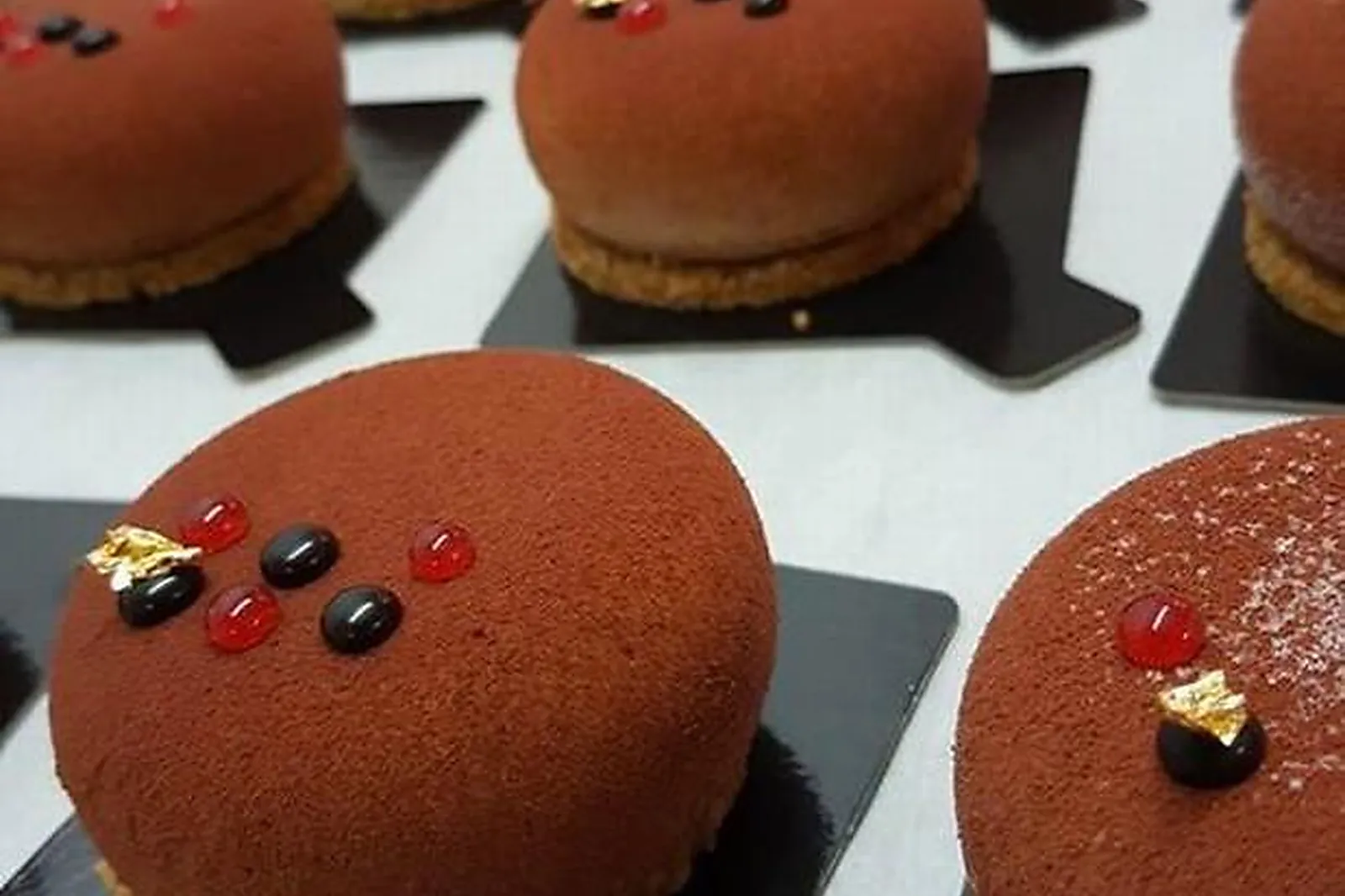 Auvergne-Rhône-Alpes, TRAITEURS - CHABEUIL (DRÔME) : ESQUISSE PATISSERIE TRAITEUR