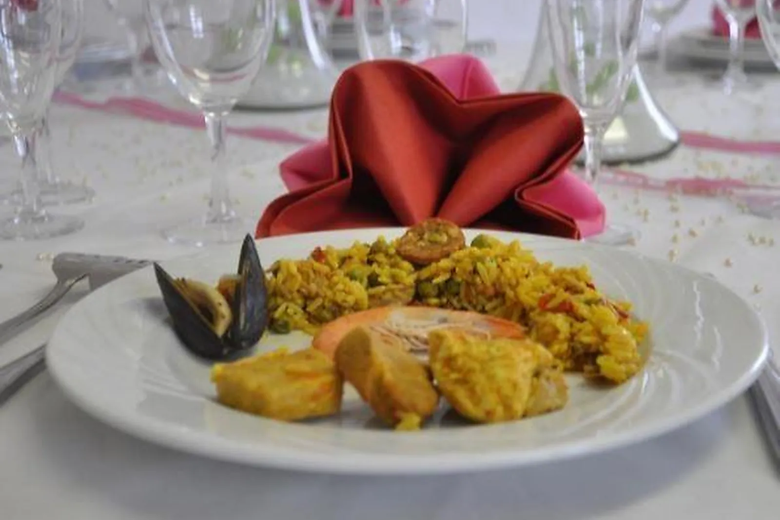 Bourgogne, TRAITEURS - CHALON-SUR-SAÔNE (SAÔNE-ET-LOIRE) : BOURGOGNE TRAITEUR