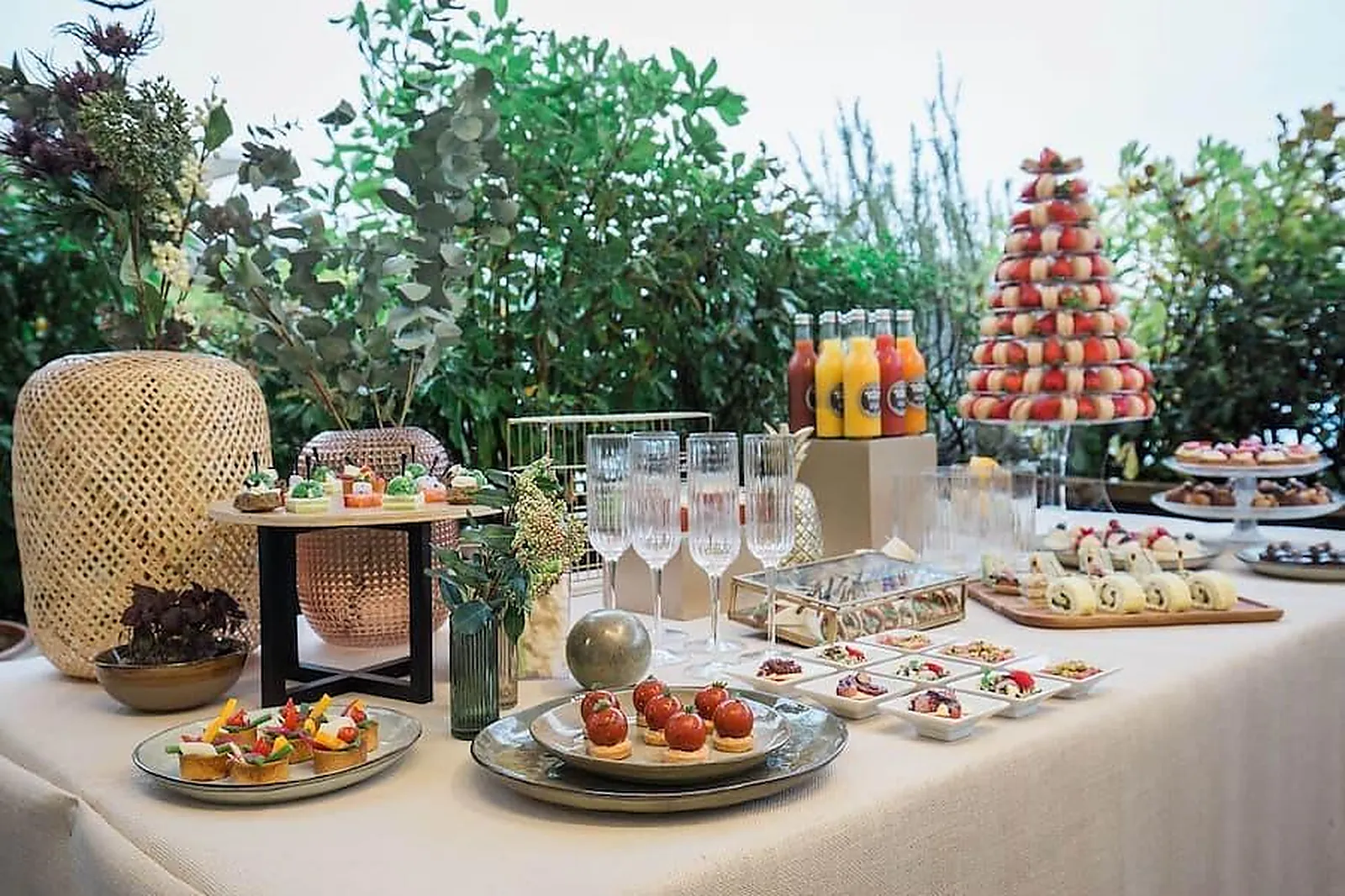 Auvergne-Rhône-Alpes, TRAITEURS - CHAPONOST (RHÔNE) : C-GASTRONOMIE