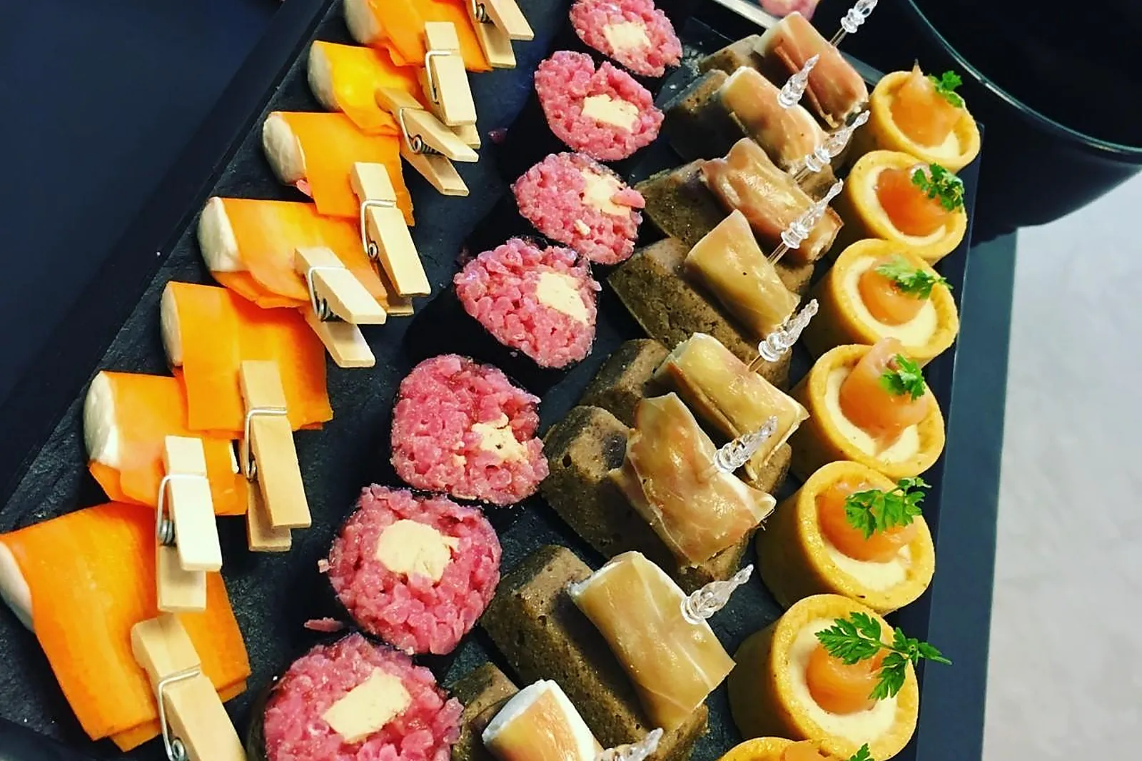 Auvergne-Rhône-Alpes, TRAITEURS - CONDRIEU (RHÔNE) : DAVEAU TRAITEUR