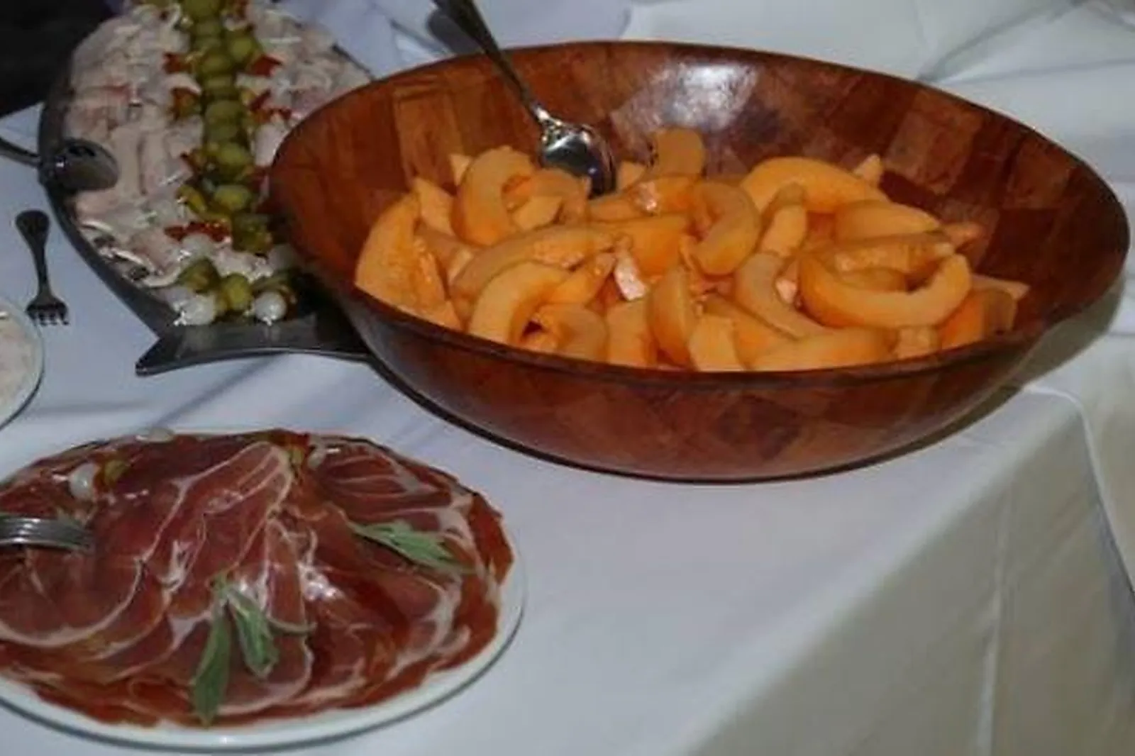 Languedoc-Roussillon-Midi-Pyrénées, TRAITEURS - CONNAUX (GARD) : LE PETIT GOURMAND