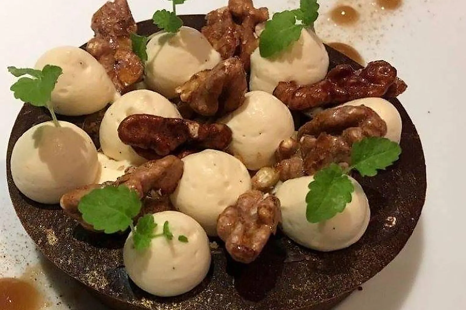 Bourgogne, TRAITEURS - DIJON (CÔTE-DL&RSQUO;OR) : CELLIER SAINT-BÉNIGNE