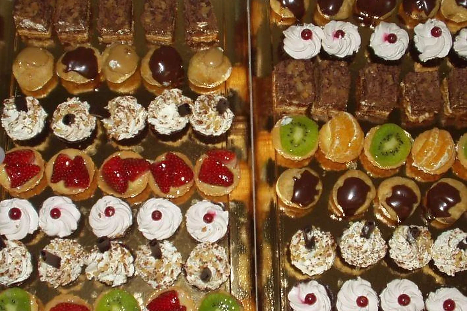 Nord-Pas-de-Calais-Picardie, TRAITEURS - DOUAI (NORD) : CHOQUET TRAITEUR