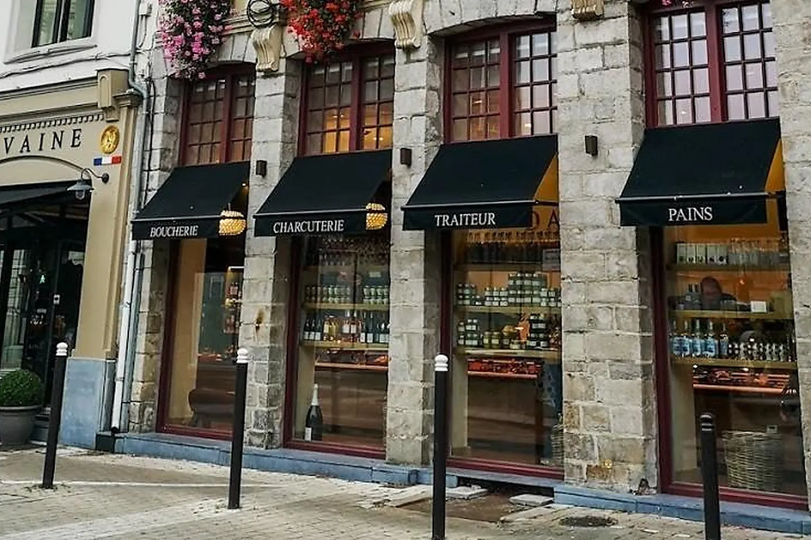 Nord-Pas-de-Calais-Picardie, TRAITEURS - DOUAI (NORD) : DAVAINE