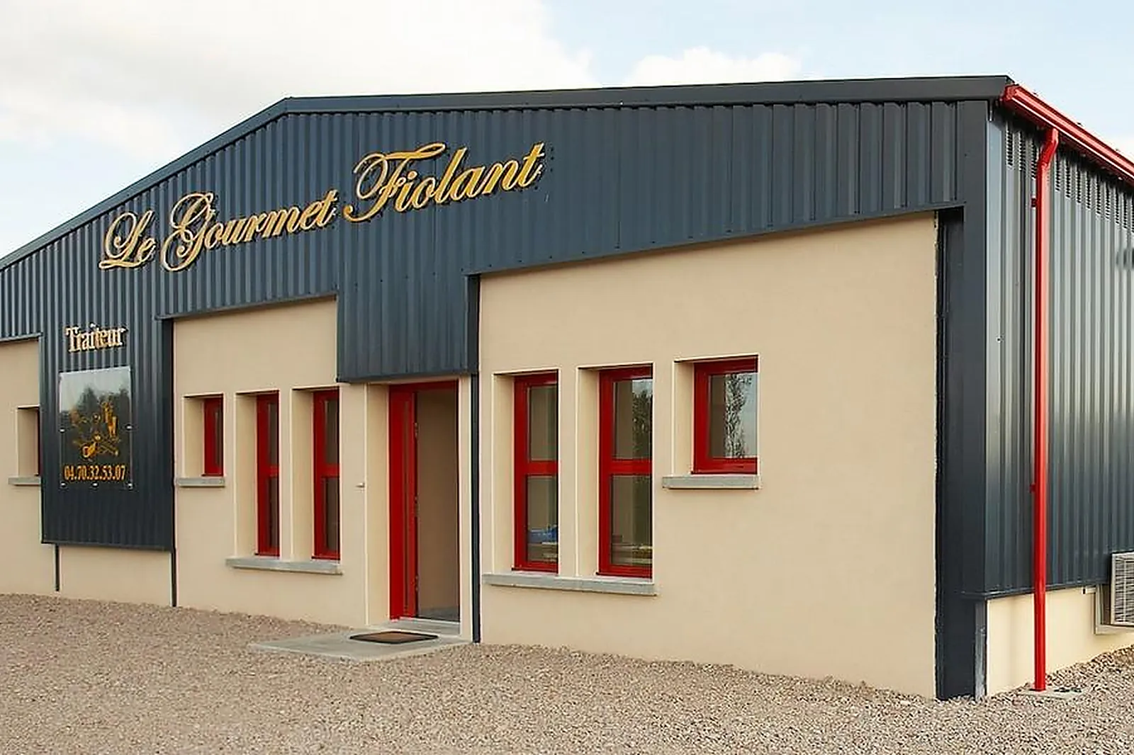 Auvergne-Rhône-Alpes, TRAITEURS - EBREUIL (ALLIER) : LE GOURMET FIOLANT