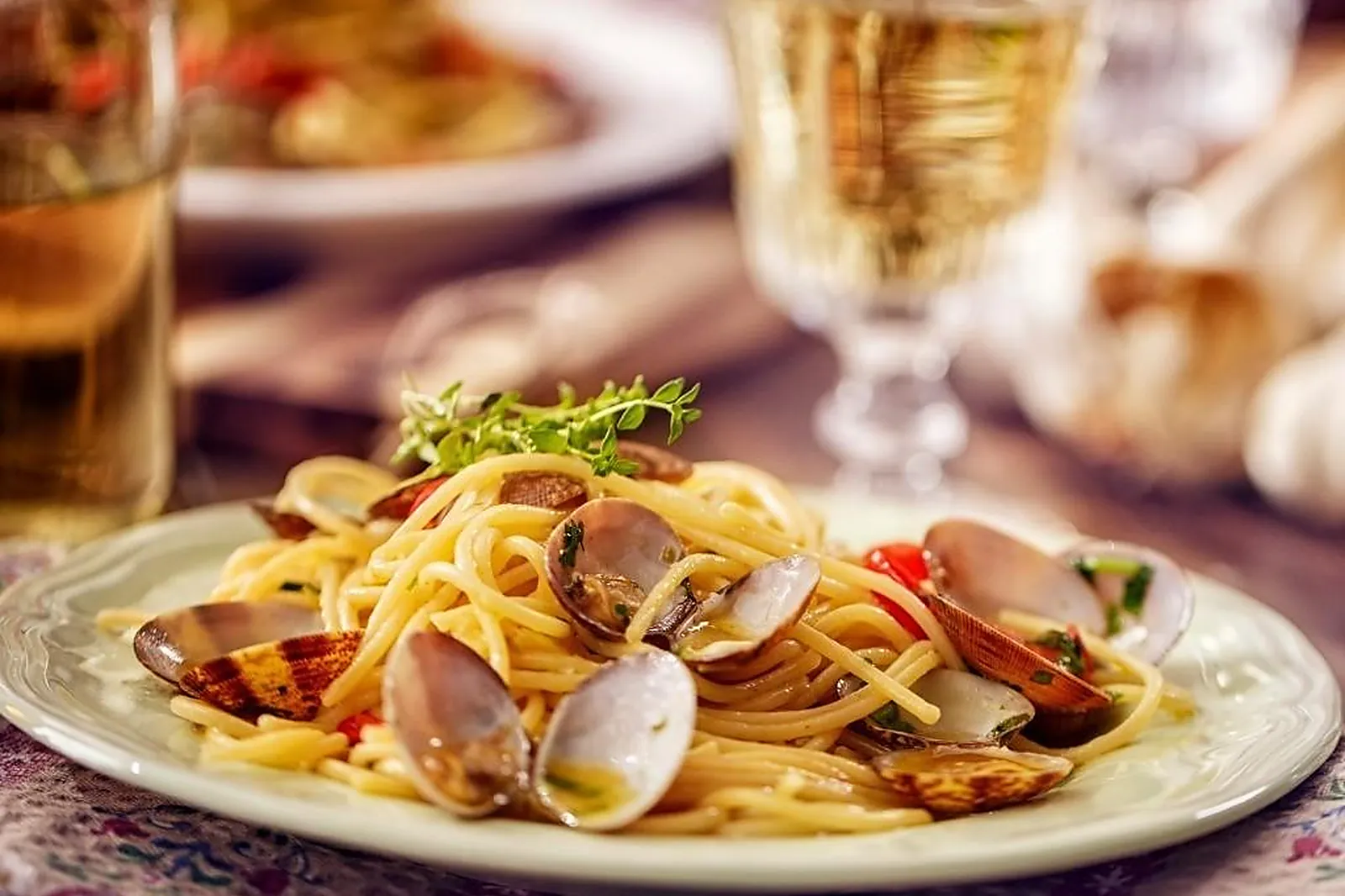 Provence-Alpes-Côte d'Azur, TRAITEURS - ENTRAIGUES-SUR-LA-SORGUE (VAUCLUSE) : LES MOULINS DE PROVENCE