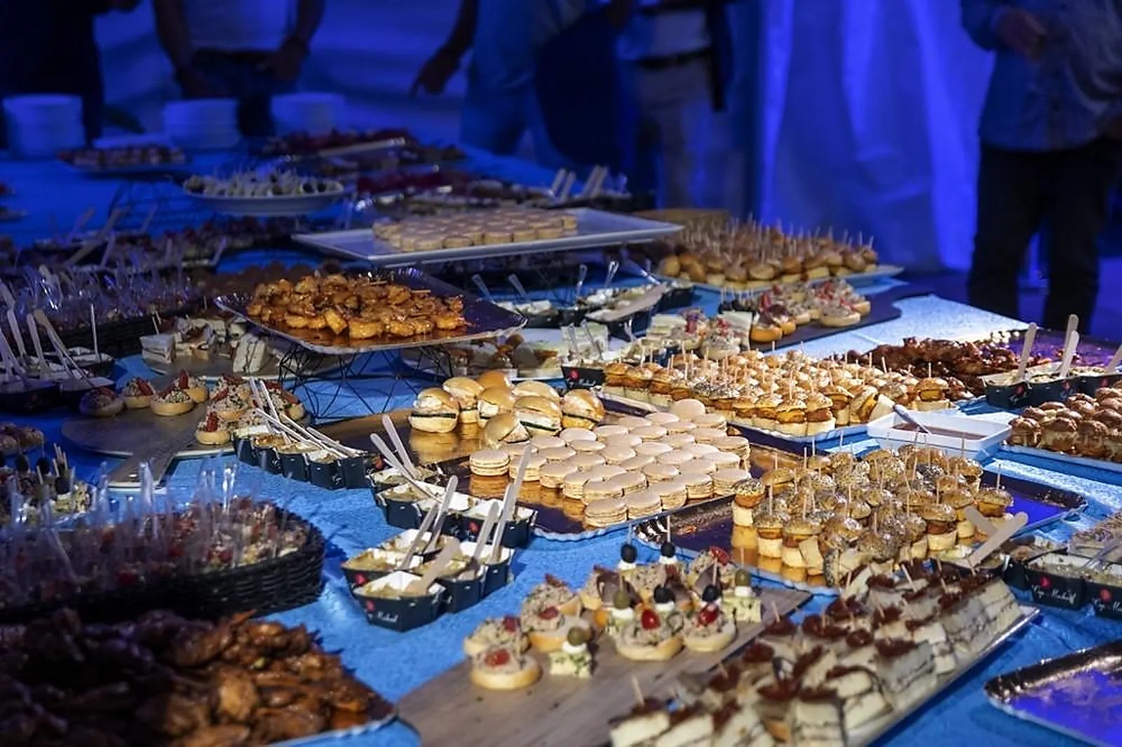 , TRAITEURS - ETANG-SALE (LA RÉUNION) : CAPMECHANT