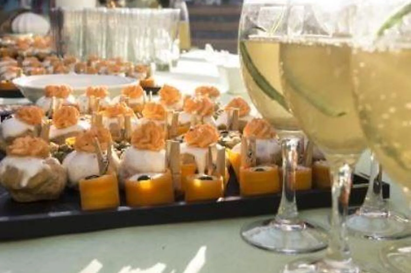 Aquitaine-Limousin-Poitou-Charentes, TRAITEURS - FLEURÉ (VIENNE) : LACOUR DENIS