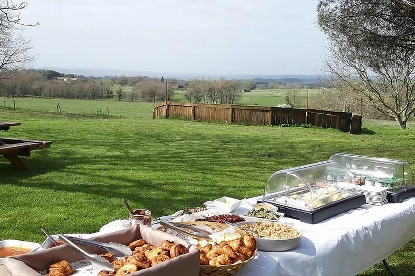 Languedoc-Roussillon-Midi-Pyrénées, TRAITEURS - GAILLAC (TARN) : LAUVALE TRAITEUR