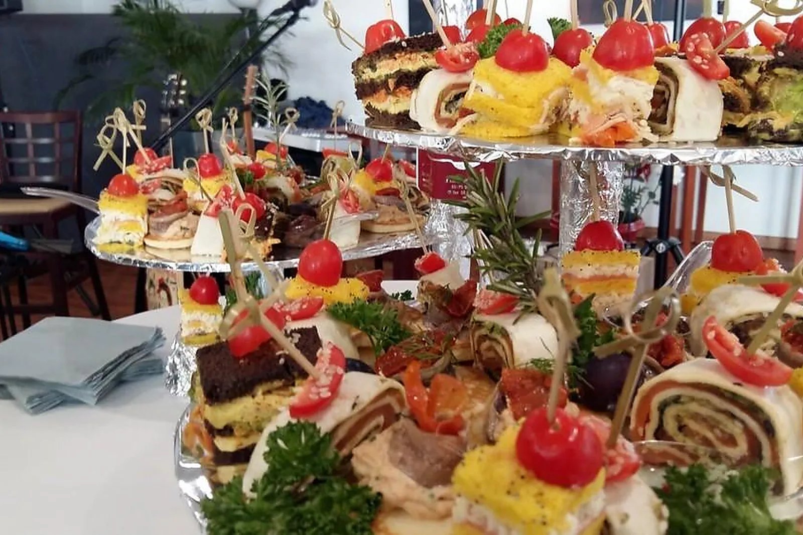 Aquitaine-Limousin-Poitou-Charentes, TRAITEURS - GRADIGNAN (GIRONDE) : VB TRAITEUR