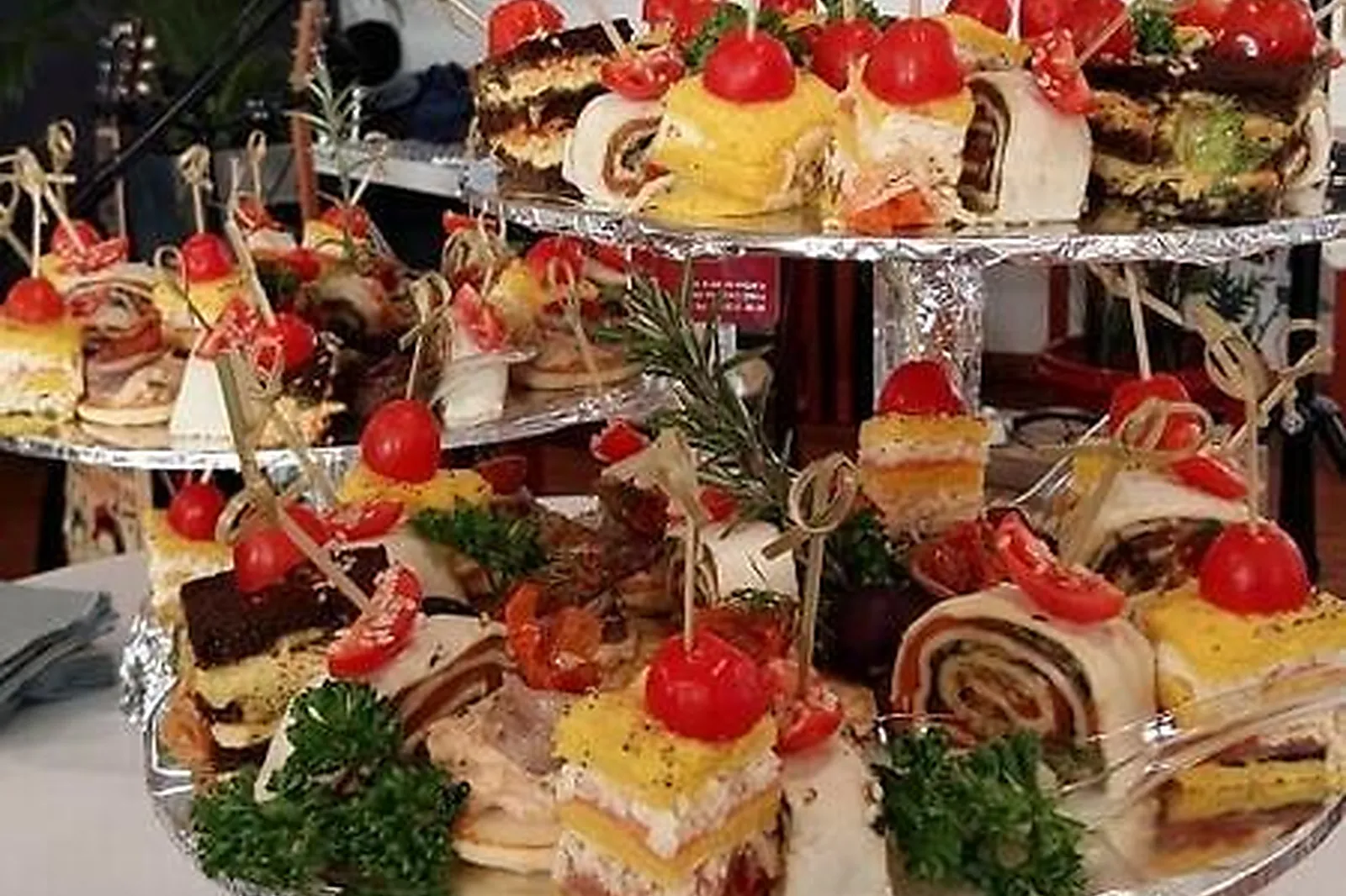 Aquitaine-Limousin-Poitou-Charentes, TRAITEURS - GRADIGNAN (GIRONDE) : VB TRAITEUR