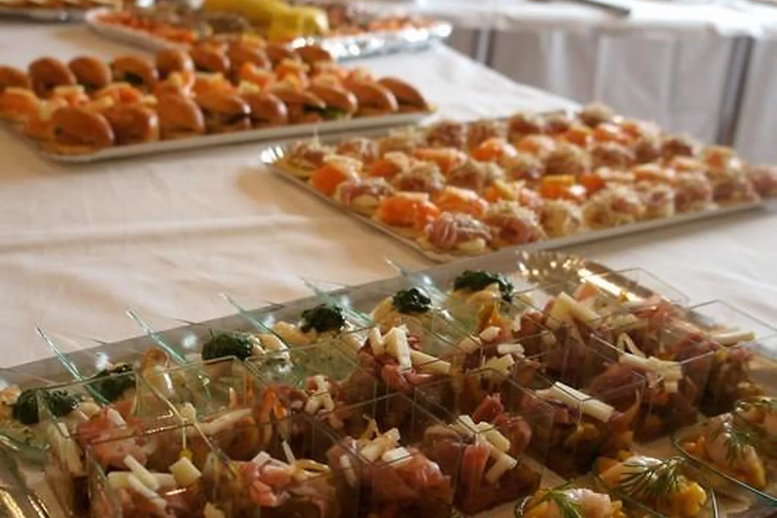 Aquitaine-Limousin-Poitou-Charentes, TRAITEURS - GRADIGNAN (GIRONDE) : VB TRAITEUR