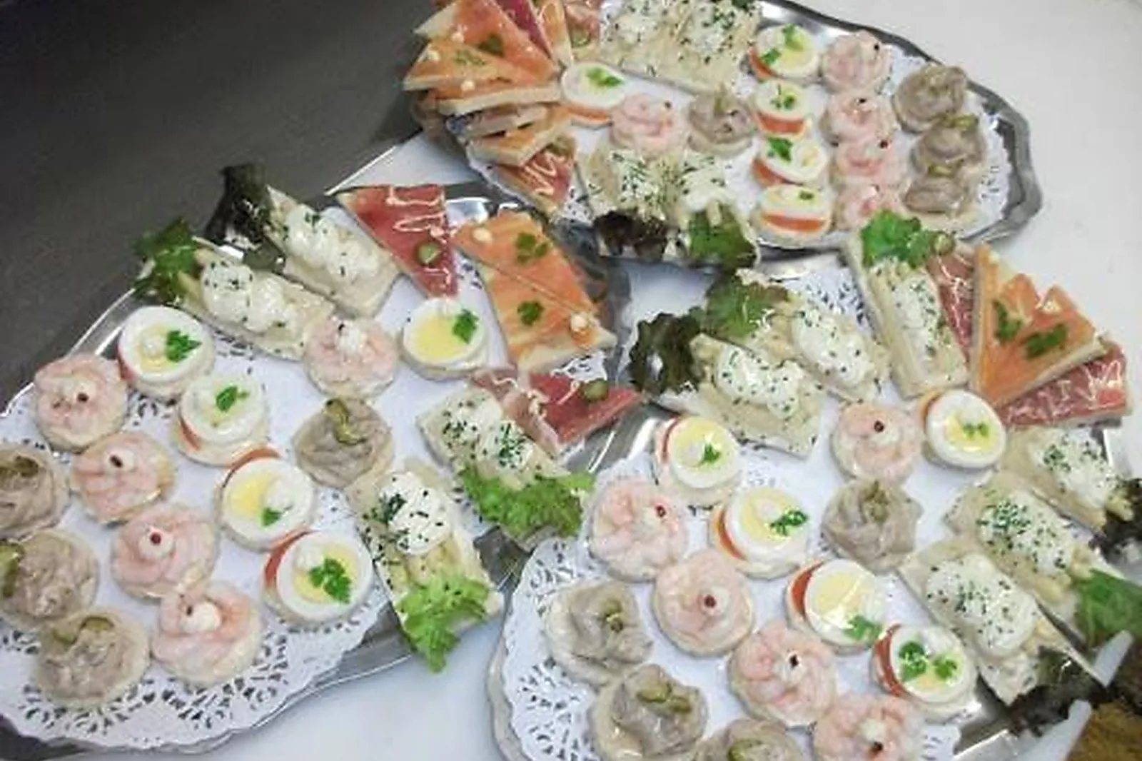 Nord-Pas-de-Calais-Picardie, TRAITEURS - GRANDVILLIERS (OISE) : HURTEL TRAITEUR