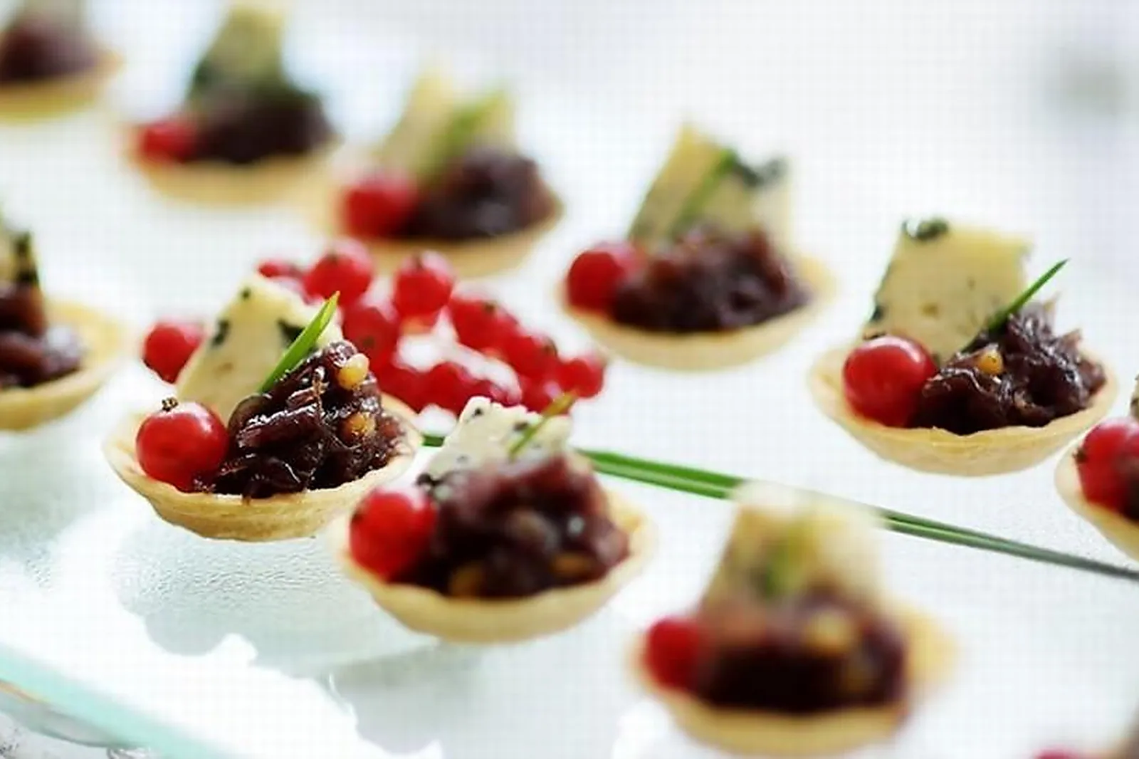 Nord-Pas-de-Calais-Picardie, TRAITEURS - HARNES (PAS-DE-CALAIS) : DUPONT TRAITEUR