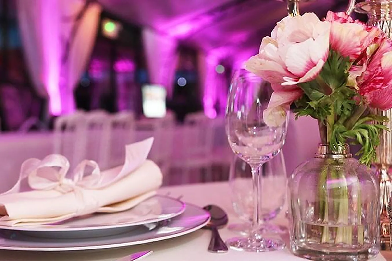 Île-de-France, TRAITEURS - HOUDAN (YVELINES) : ENTRE METS ET FRAGRANCES