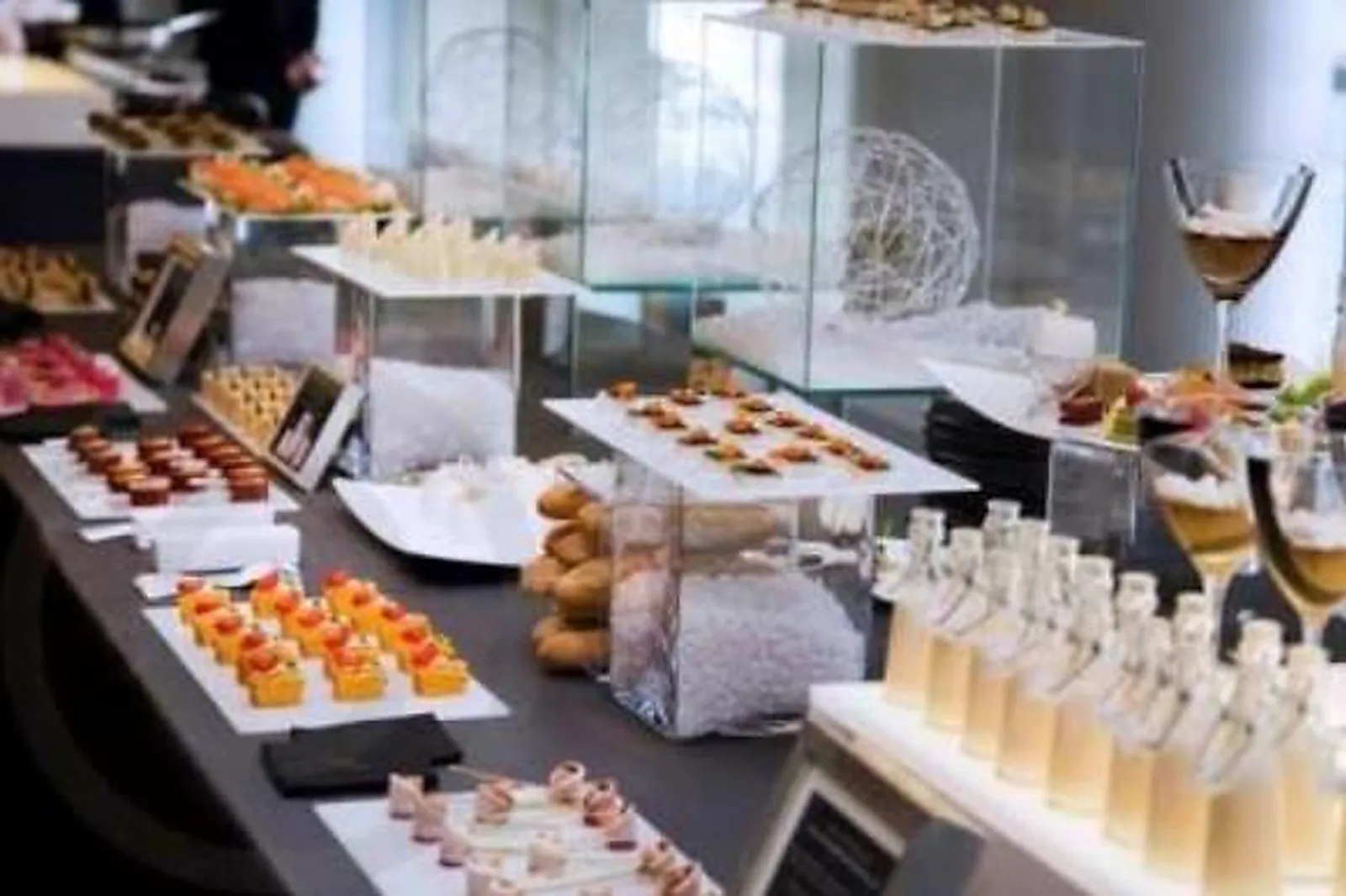 Île-de-France, TRAITEURS - IVRY-SUR-SEINE (VAL-DE-MARNE) : RIEM BECKER TRAITEUR