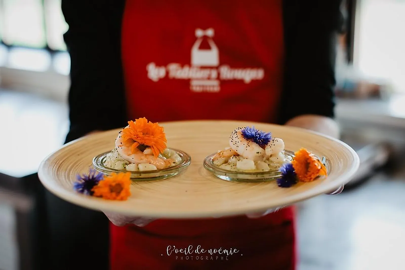 Auvergne-Rhône-Alpes, TRAITEURS - LAPALISSE (ALLIER) : LES TABLIERS ROUGES