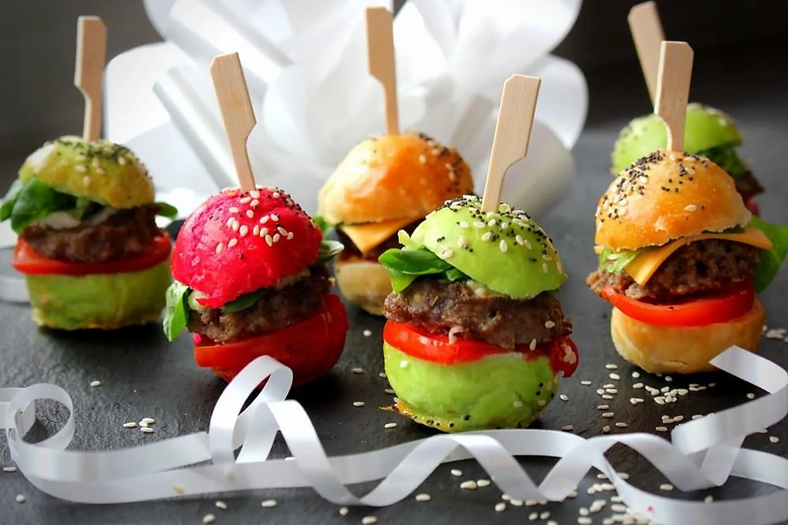 Auvergne-Rhône-Alpes, TRAITEURS - LAPALISSE (ALLIER) : LES TABLIERS ROUGES