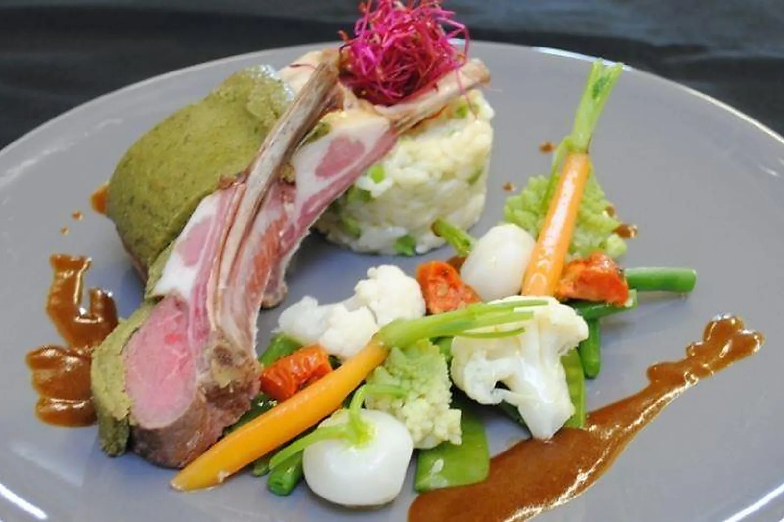 Pays de la Loire, TRAITEURS - LE PLESSIS MACE (MAINE-ET-LOIRE) : LA NOUVELLE GRANGE DE LA CHEVALERIE