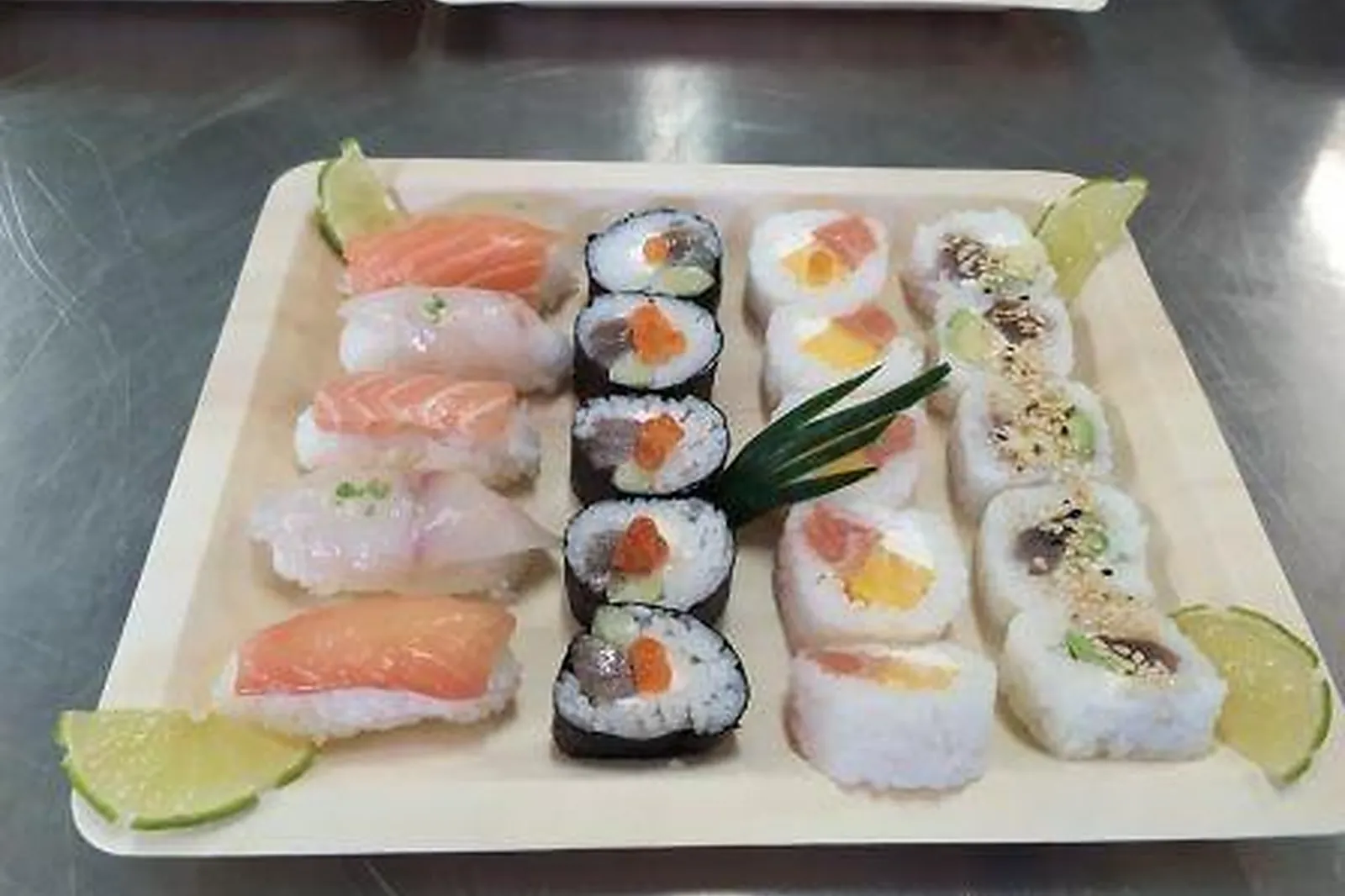 Pays de la Loire, TRAITEURS - LONGUENEE-EN-ANJOU (MAINE-ET-LOIRE) : MATT MONDE