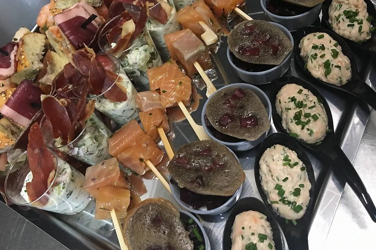 Aquitaine-Limousin-Poitou-Charentes, TRAITEURS - LORMONT (GIRONDE) : LENKA GOURMAND