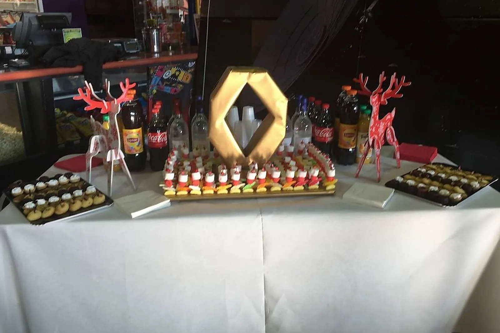 Aquitaine-Limousin-Poitou-Charentes, TRAITEURS - LORMONT (GIRONDE) : LENKA GOURMAND